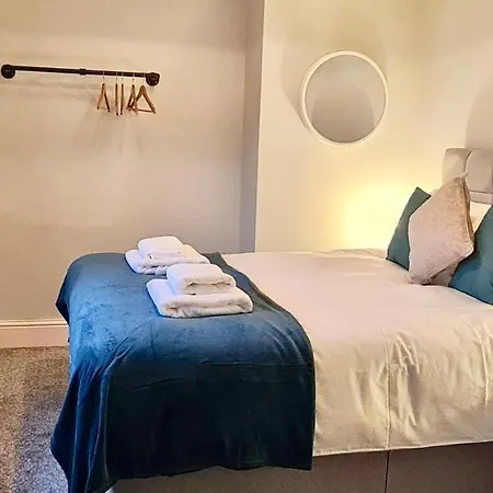 ✪ Spacious Luxury 2-bed W/ Parking & Garden