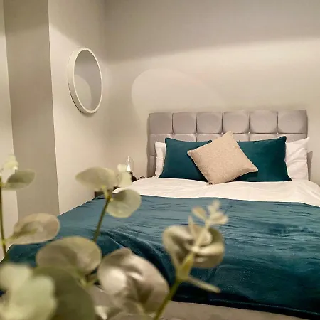 ✪ Spacious Luxury 2-bed W/ Parking & Garden Апартаменти