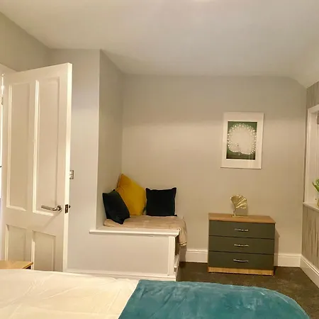 ✪ Spacious Luxury 2-bed W/ Parking & Garden Апартаменти