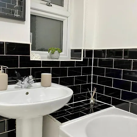 ✪ Spacious Luxury 2-bed W/ Parking & Garden * 利兹