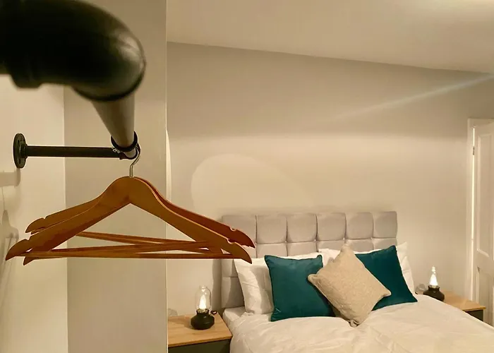 Διαμέρισμα ✪ Spacious Luxury 2-bed W/ Parking & Garden Λιντς