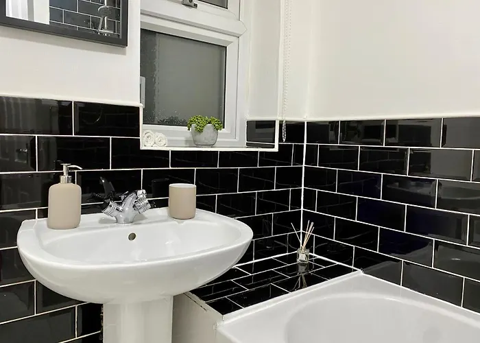 ✪ Spacious Luxury 2-bed W/ Parking & Garden * 利兹